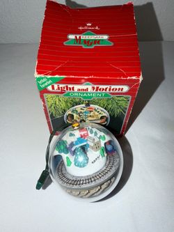 CHRISTMAS LIGHT AND MOTION ORNAMENT VINTAGE