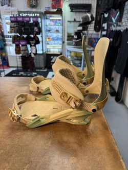 Nitro one drink, Sexy edition Large Snowboard Bindings certified with warranty located at sin city snowboards 