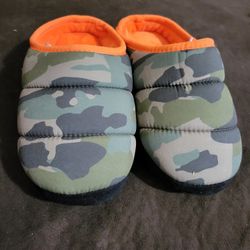 MEMORY FOAM SLIPPERS