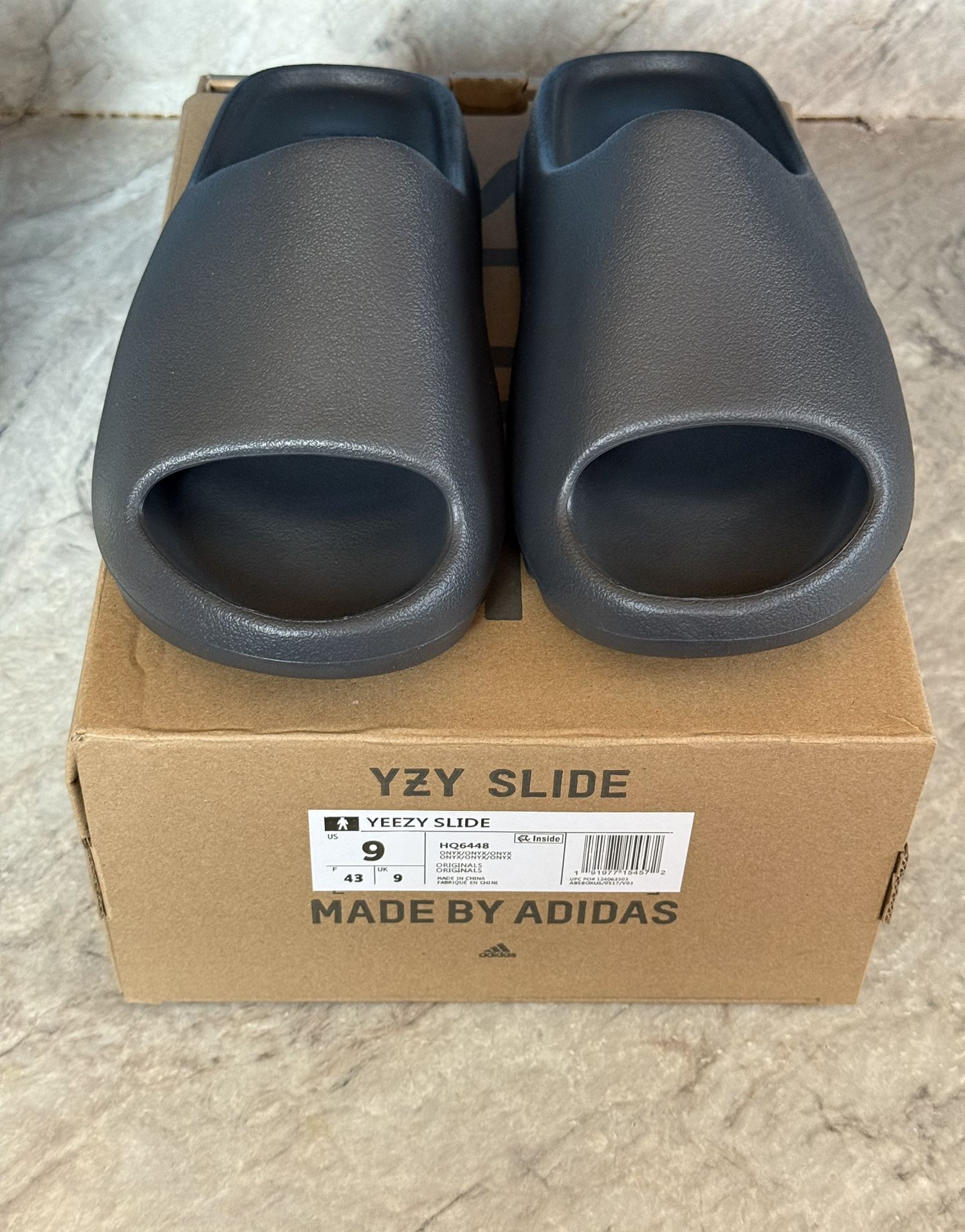 Adida Yeezy Slides