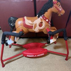 Radio Flyer Ride-On Spring Horse – Kids Riding Toy – Excellent Condition