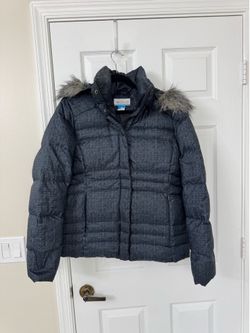 Ladies, size, large Columbia, gorgeous winter ski jacket, like new condition in Weston