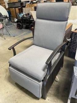Assembled New Adjustable Outdoor Recliner Chair with Flip Table 150° Recline