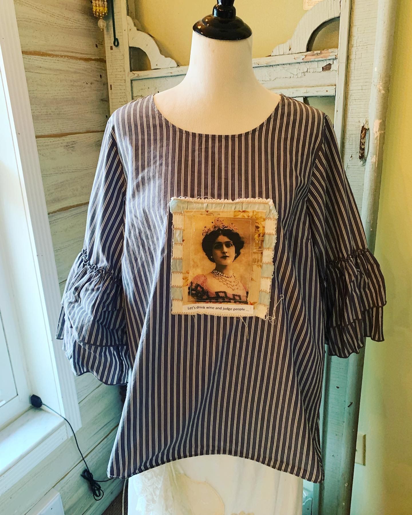 Medium / Large Shabby Humorous Vintage Themed Women’s Tunic