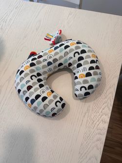 Baby boppy tummy time prop