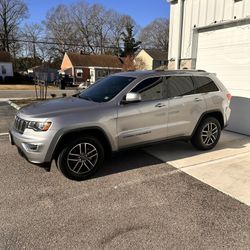 2019 Jeep Grand Cherokee Laredo