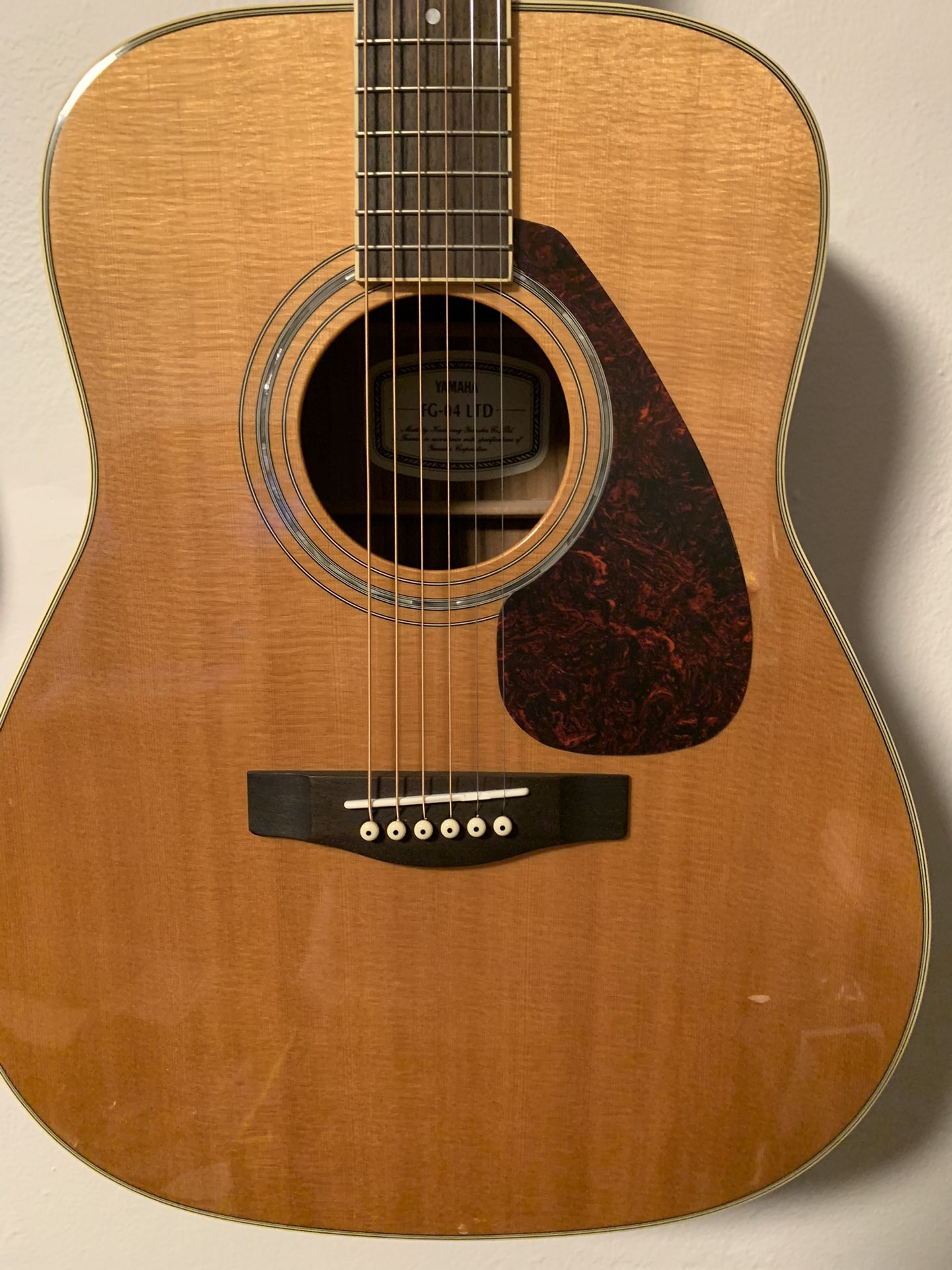Yamaha Acoustic Guitar FG04 ltd for Sale in Miami FL OfferUp