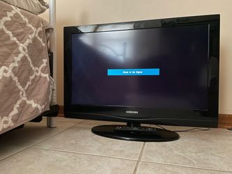 🔥⭐️ Samsung 32-in Flat Screen TV with Remote⭐️🔥