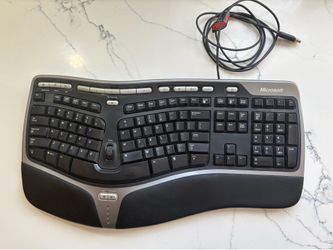 Wired ergonomic keyboard
