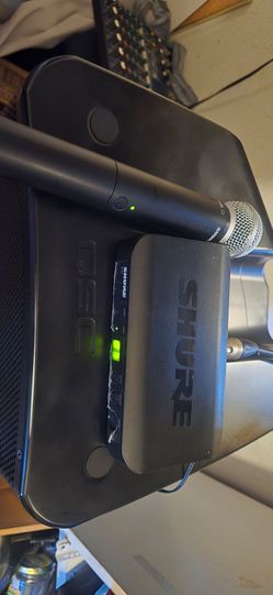 Shure BLX 4 H9 microphone system