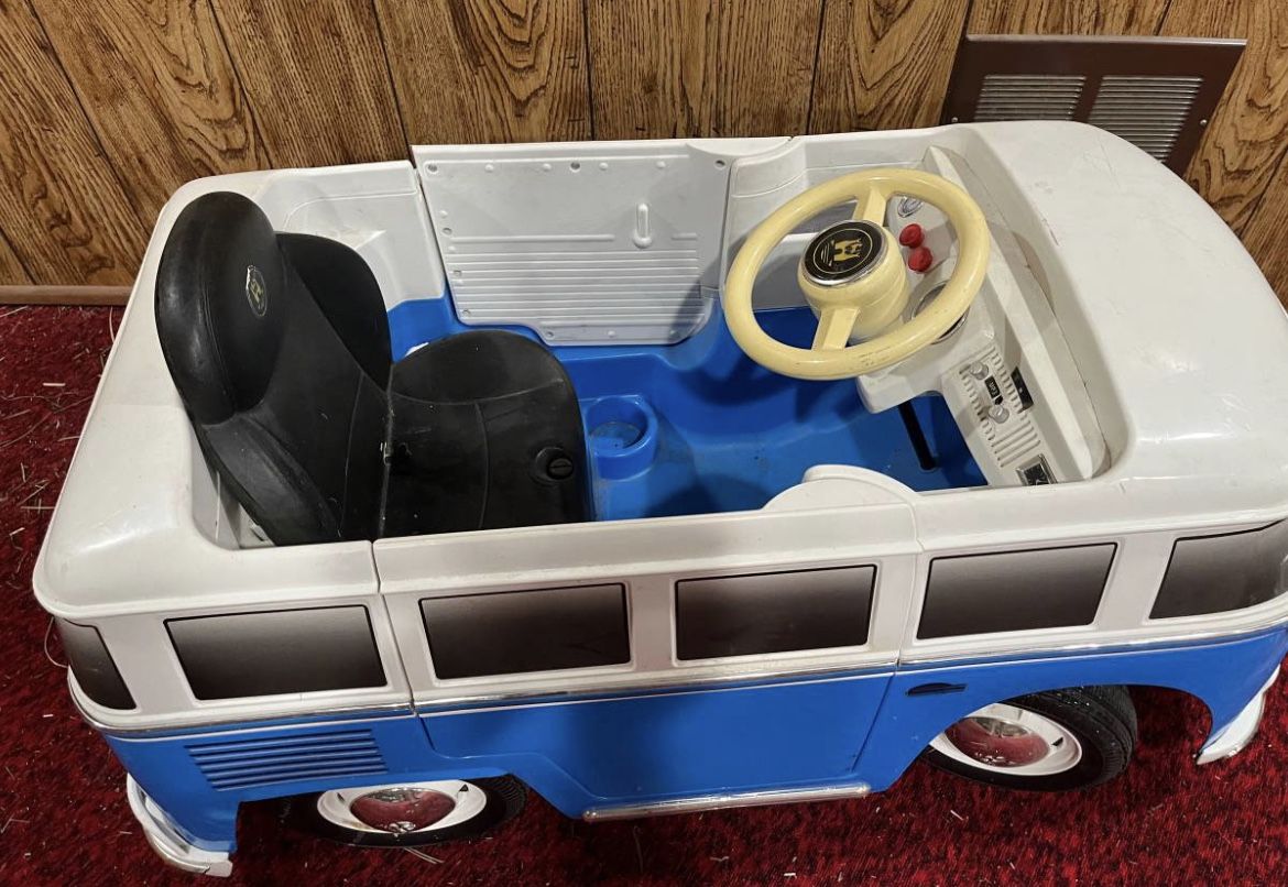 Rollplay Kids Drivable Bus