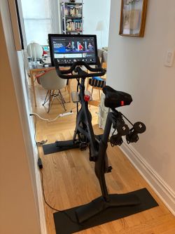 Peloton Bike with Weights – New York, NY