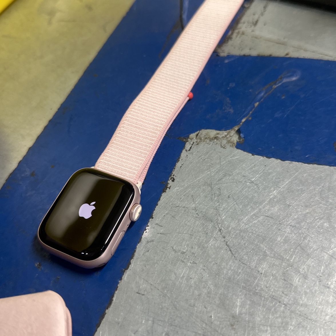 APPLE WATCH SERIES 9 LIGHT PINK 41mm BRAND NEW(Never Used)