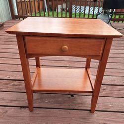 WOODEN END TABLE STURDY BIULD