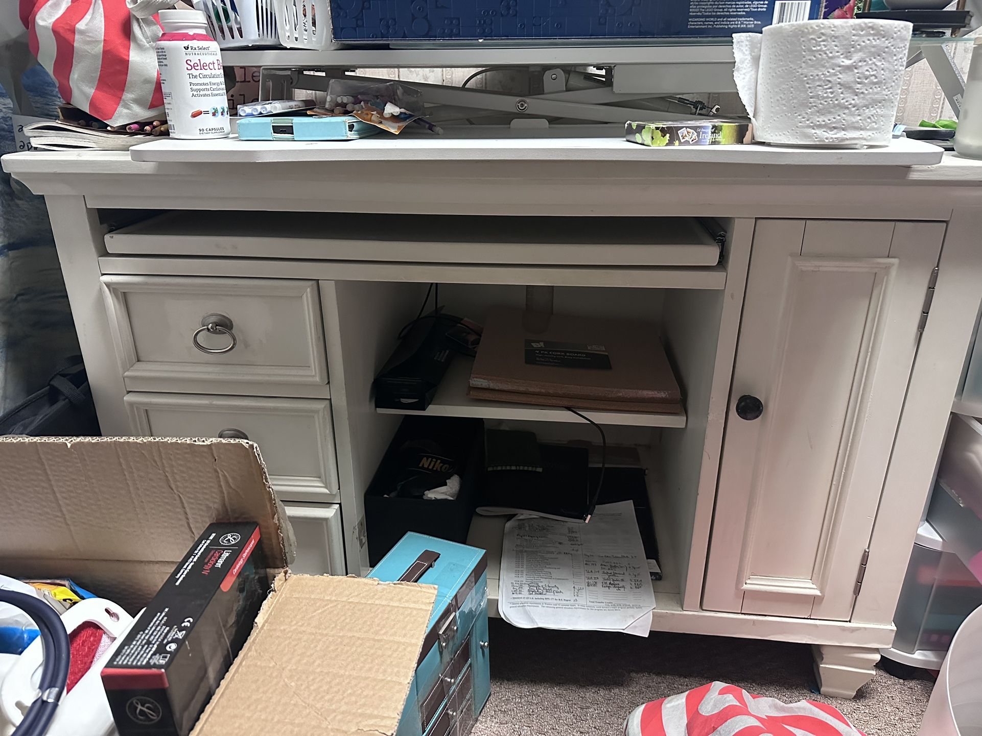 White/cream Desk