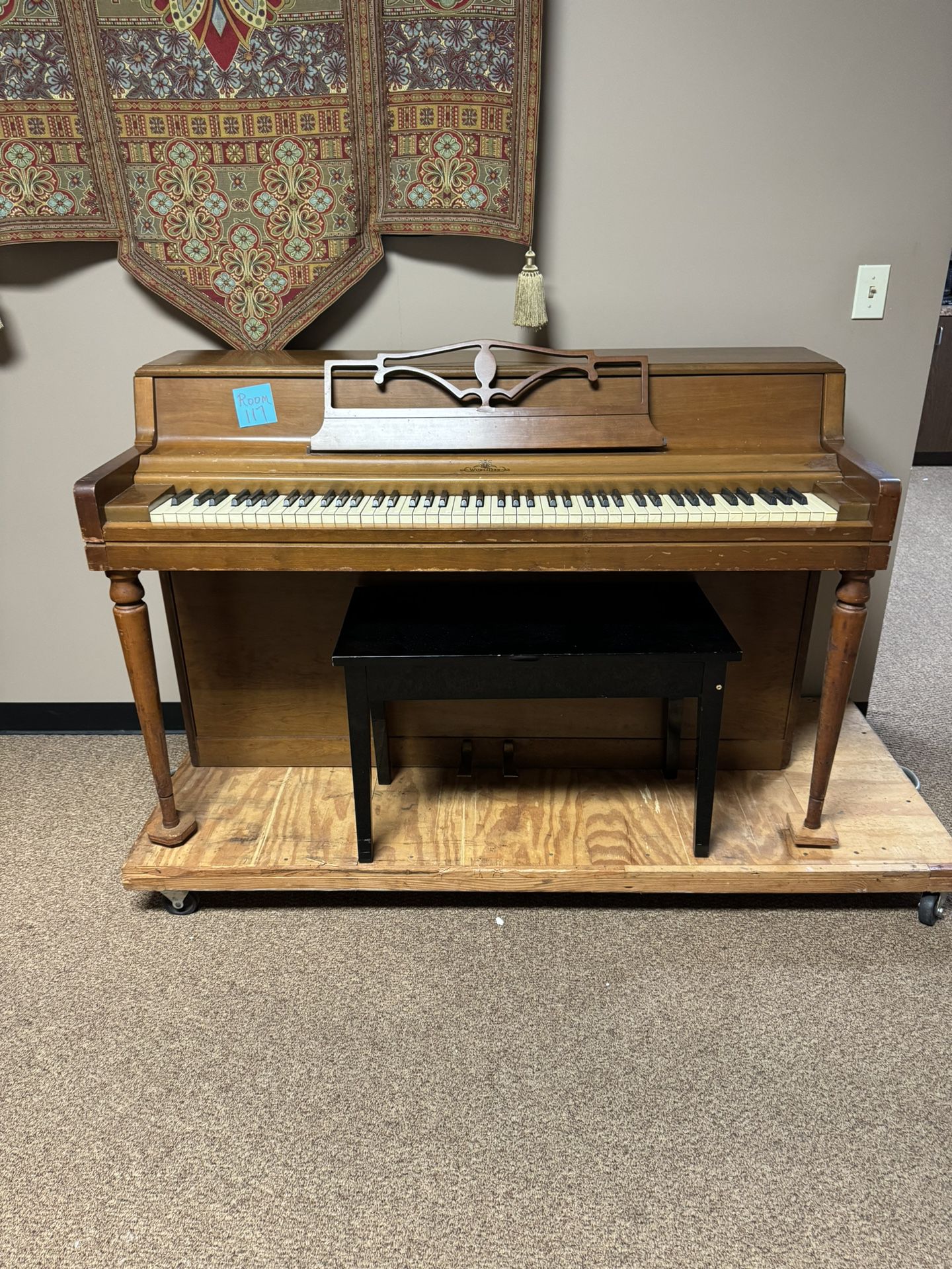 Wurlitzer Upright Piano & Bench $100 CASH ONLY — Missing 1 Wheel