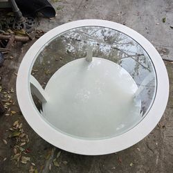 Round white glass table