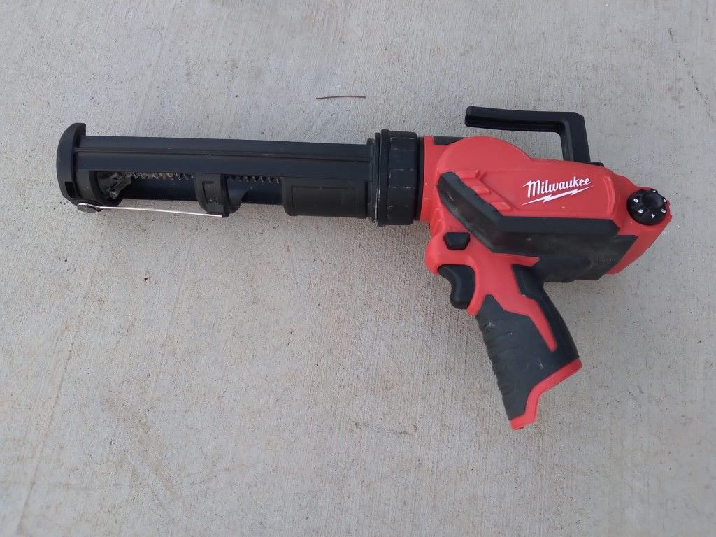 Milwaukee m12 silicone online gun