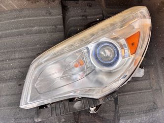 2013-2017 Buick Enclave headlight LH Driver Side OEM