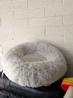 Donut bed dog and cat bed