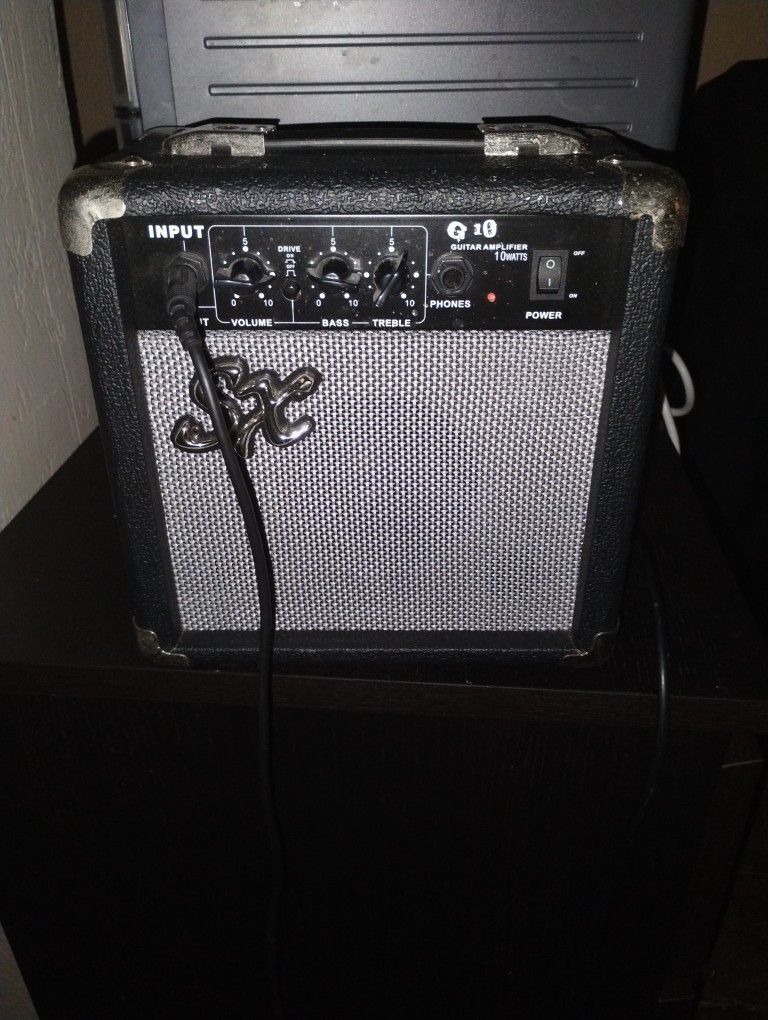 Electric Guitar Amplifier With Cord