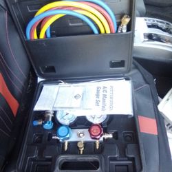 A/C Gauges and Hoses Brand New