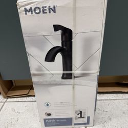  MOEN — Korek Single Hole, Single-handle Bathroom Faucet in Matte Black Finish 