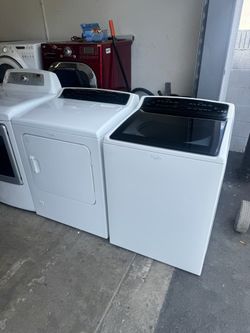 Used Whirlpool Washer and Gas Dryer