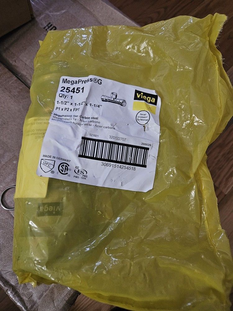 Viega Megapress (25451) 1 1/2"x1 1/2"x 1 1/4” P1 X P2 X FPT, New