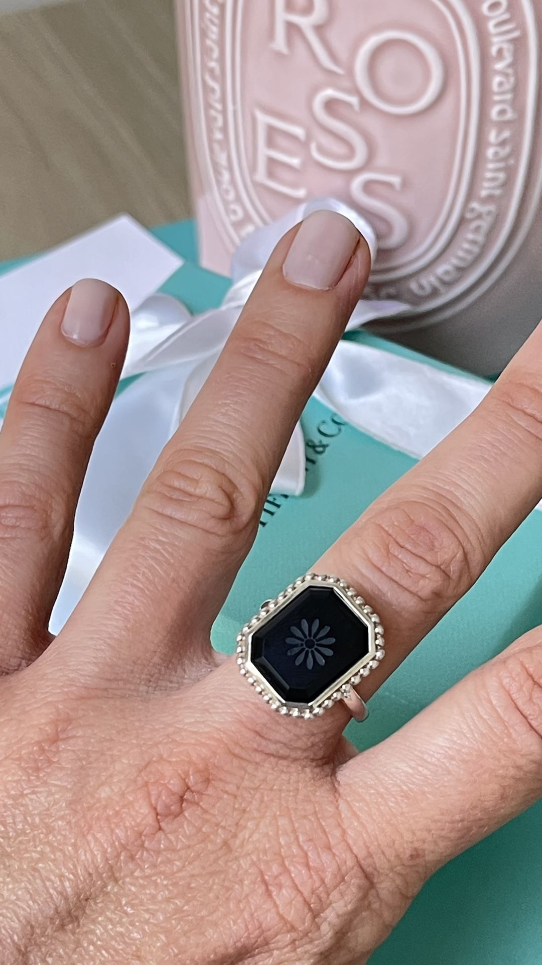 TIFFANY & CO ZIEGFELD SIZE 7 CARVED BLACK ONYX DAISY RING SILVER NEW $600
