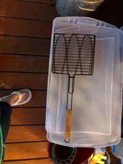 Barbecue grill fish cooker