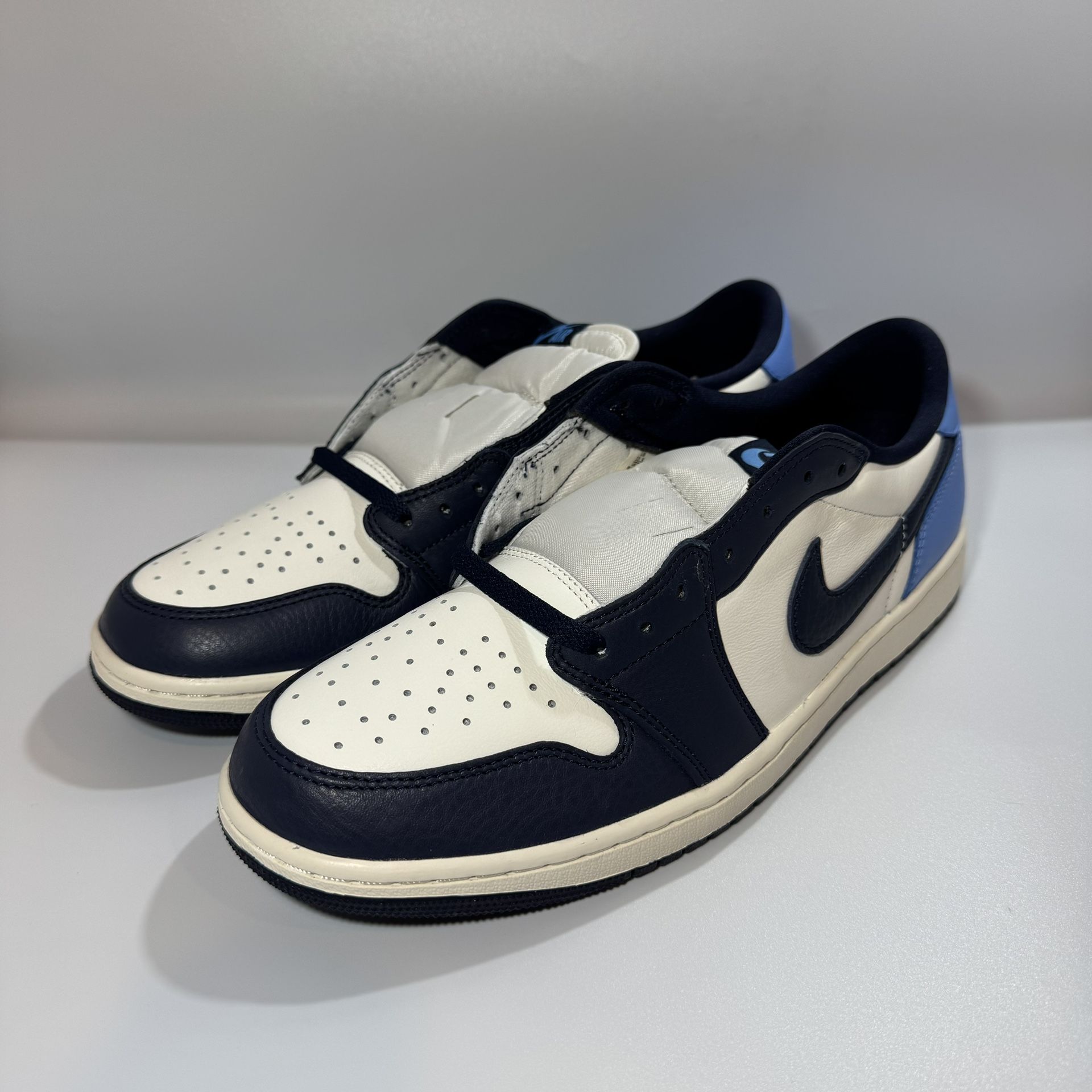 Air Jordan 1 Low “Obsidian/UNC” – Size 11.5 Men