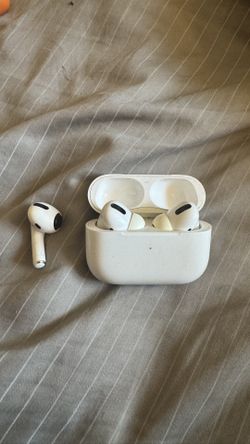 AirPods Pro (1st Gen) w/ Extra Left AirPod