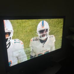 Flat Screen Vizio Color TV 46 In