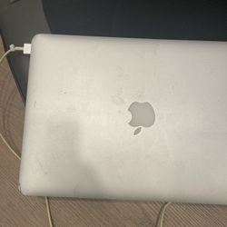 (TWO) Apple MacBook Air Sequoia 15.4 Both With Same Specs