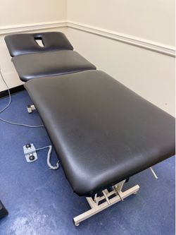 Armedica Hi-Low Treatment Table