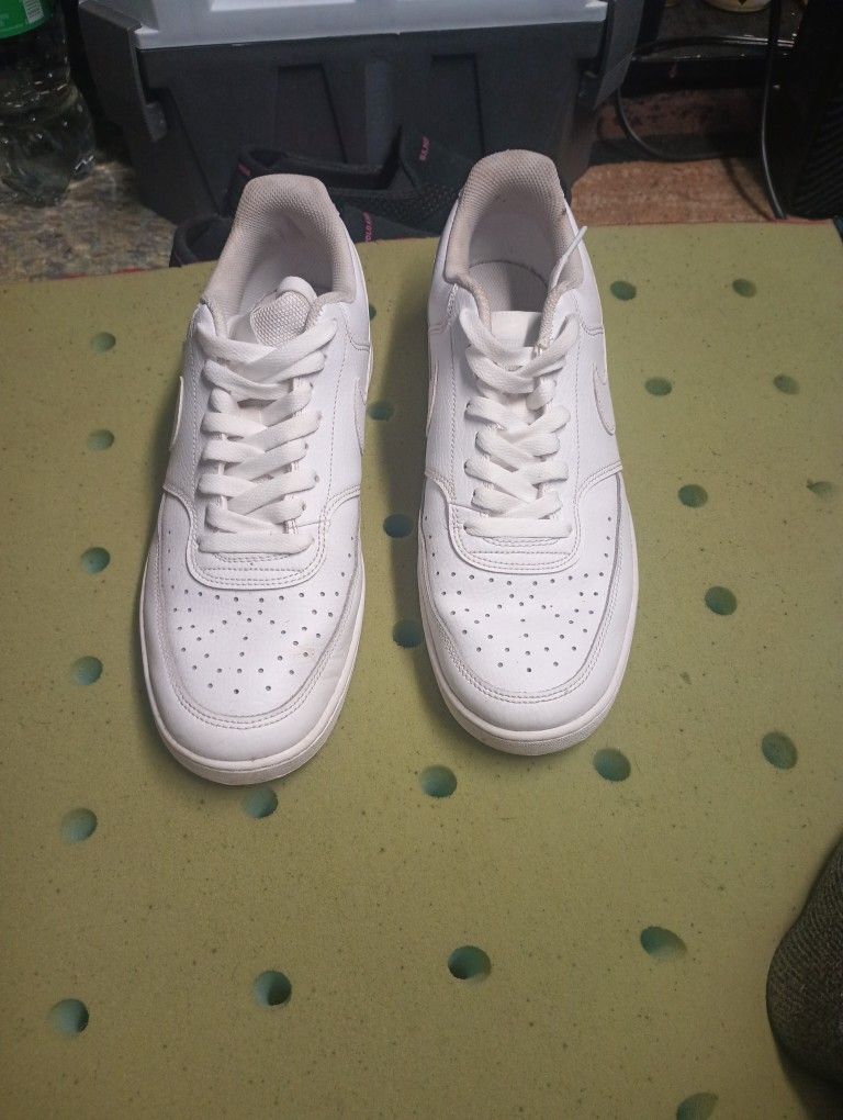 NIKE AIR FORCE ONES