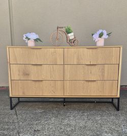 THE MOST BEAUTIFUL & MODERN DRESSER IN MKP BRAND NEW 58X17X33 ROLLING DRAWERS FLUTED SHAPE