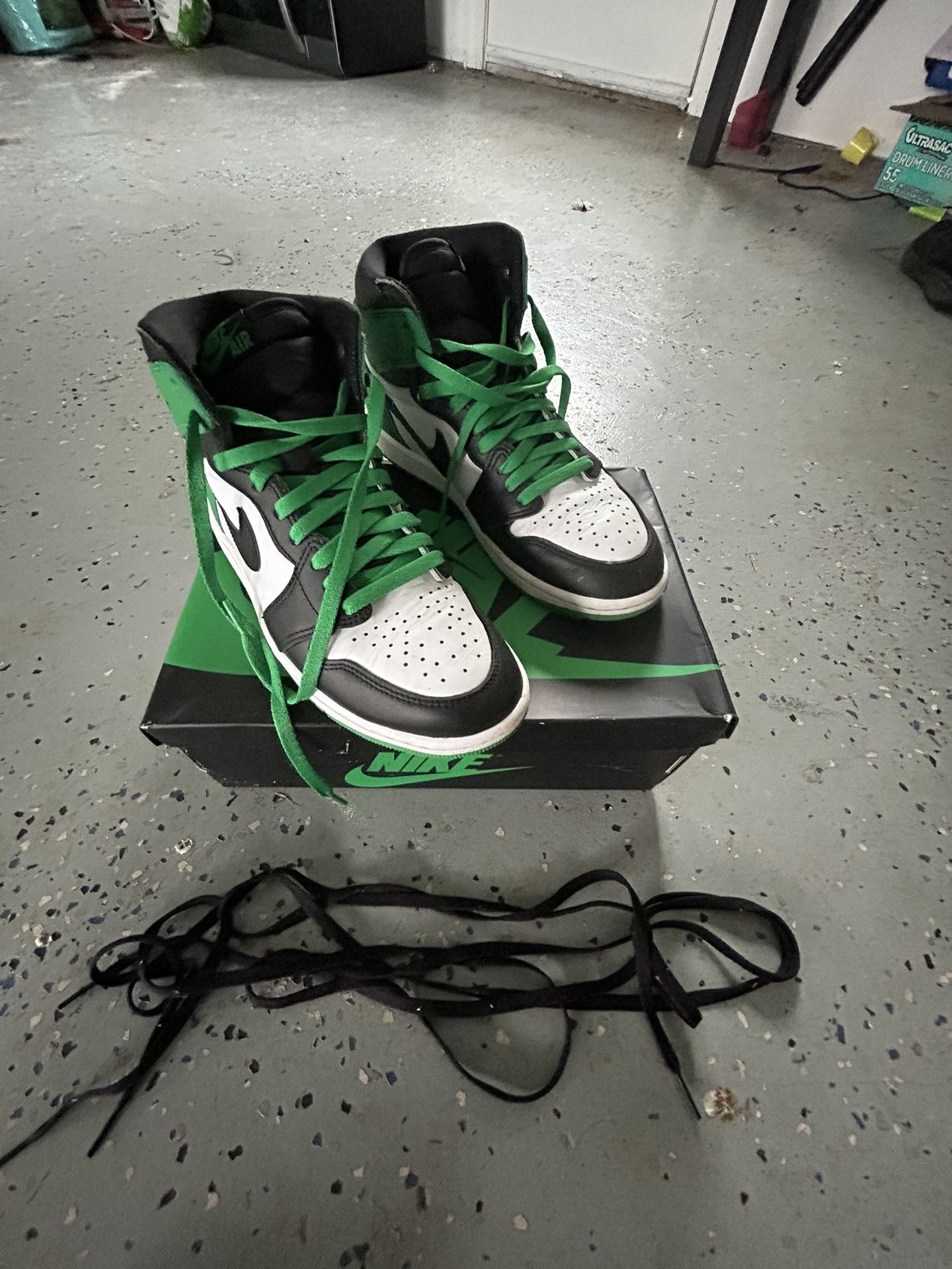 Air Jordan 1 Retro High OG 'Lucky Green