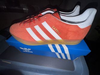 NEW IN BOX!! Sz 7.5 - Women's Adidas Gazelle Indoor HQ8718 Orange/White/Gum 👟🆕