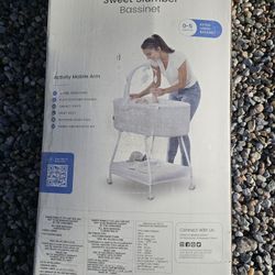 Delta Children Sweet Slumber Bassinet