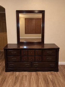 Dresser with mirror $85