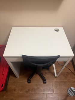 Office chair and desk