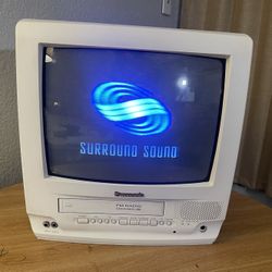 Panasonic VCR/TV Combo 13” Screen in White-Tested & Working