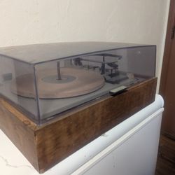 KLH Model Twenty-Four 24 Record Turntable Music FM Radio Integrated Amplifier