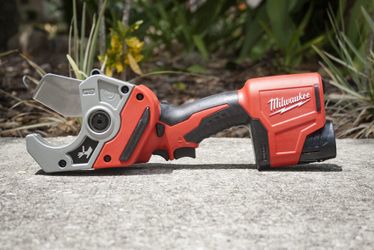 Milwaukee pvc cutter m12
