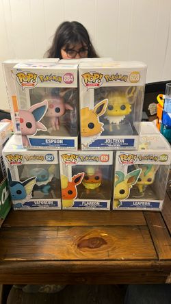 EEVEES EVOLUTIONS FUNKOS BUNDLE