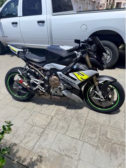 2022 BMW S1000R