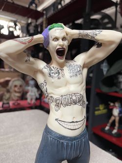 SUICIDE SQUAD JOKER STATUE
