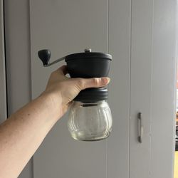 Hand grinder coffee